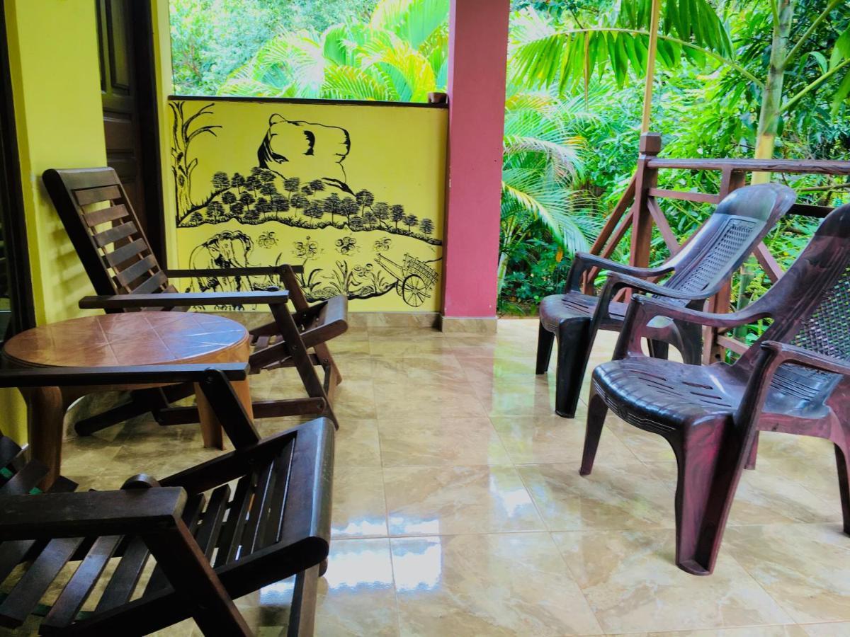 Gangadiya Lodge 锡吉里亚 外观 照片