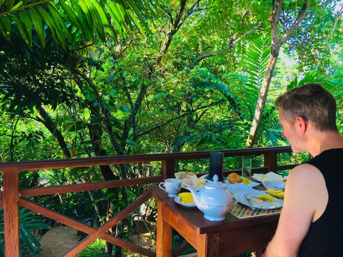 Gangadiya Lodge 锡吉里亚 外观 照片