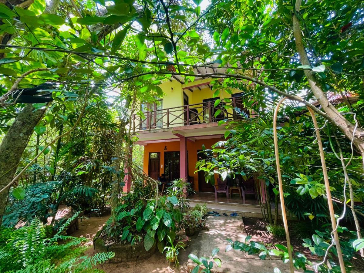 Gangadiya Lodge 锡吉里亚 外观 照片