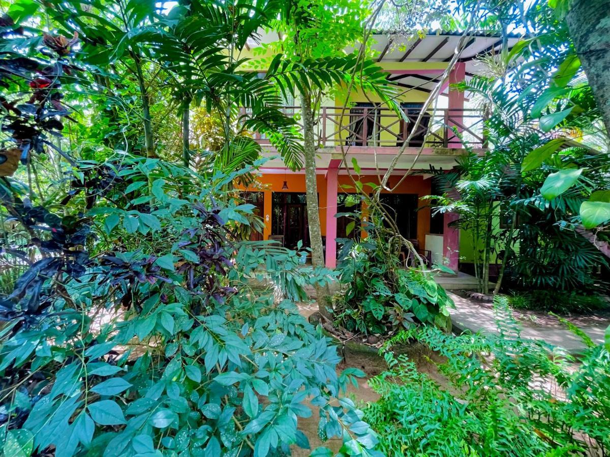 Gangadiya Lodge 锡吉里亚 外观 照片