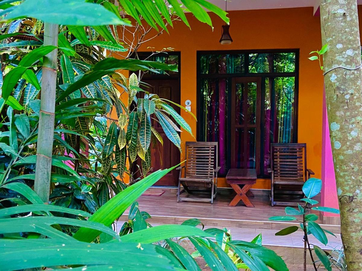 Gangadiya Lodge 锡吉里亚 外观 照片